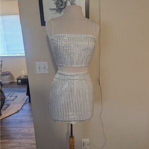 Windsor Elegant White Garment